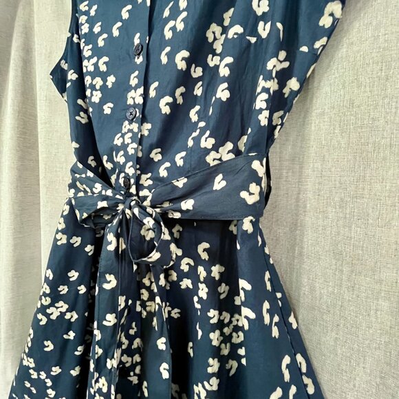 Size 6 Calvin Klein Sleeveless Collared Button Down Tie Waist Dress w/ pockets - Picture 3 of 5